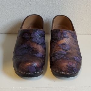 Sanita clogs